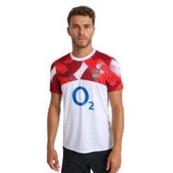 UMBRO England Rugby Mens 22/23 Warm Up Jersey (Brilliant White/Fiery Red/Jester Red) 9 UMBRO England Rugby Mens 22/23 Warm Up Jersey (Brilliant White/Fiery Red/Jester Red) -Tennis Squash Shop kfe402b65082bff311cff47fc27210c50